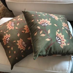 Set of two silk accent pillows